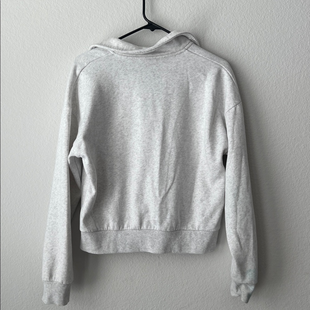 Universal Thread Pullover - S - Picture 4 of 4